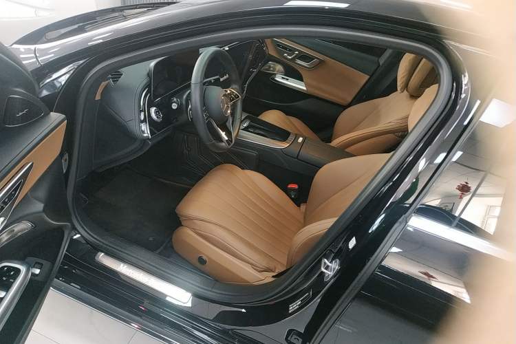 Used Mercedes-Benz E-Class 2024 Facelift E 300 L Luxury Edition