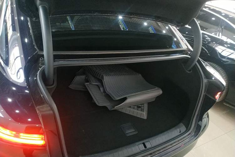 Used VOYAH PASSION 2024 PHEV Four-Wheel Drive Ultra-Long Range Flagship Model
