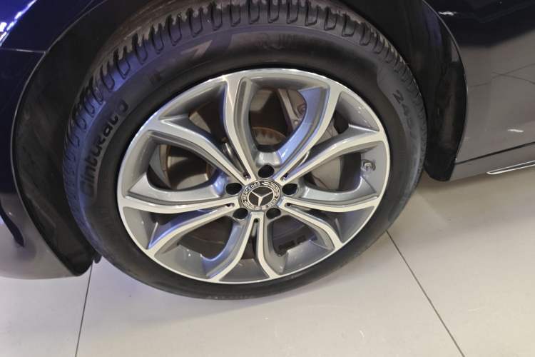 Used Mercedes-Benz E-Class 2020 E 300 L Sporty and Stylish Model
