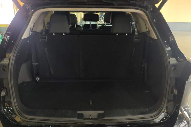 Used Toyota Highlander 2023 2.5L Smart Electric Hybrid Dual-Engine Four-Wheel Drive Prestige Version – 7 Seats
