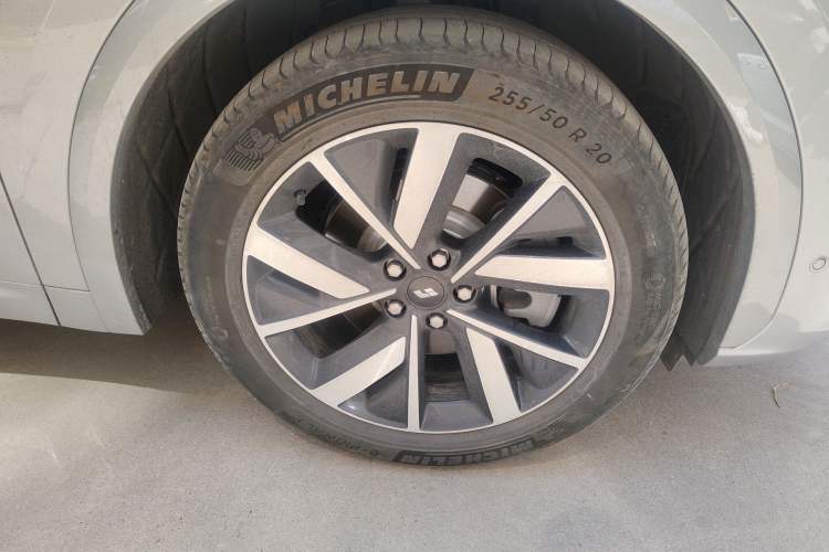 Used Li Auto L7 2023 Pro Model Right Front Wheel Hub