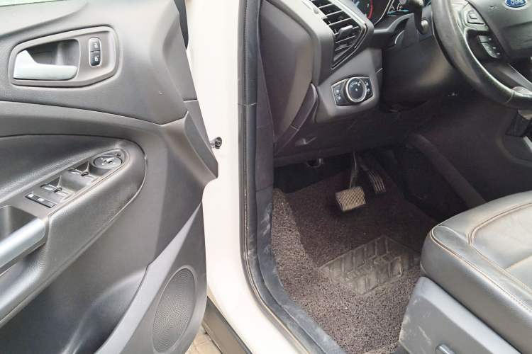 Used Ford Kuga 2017 EcoBoost 245 Four-Wheel-Drive Sport Model
