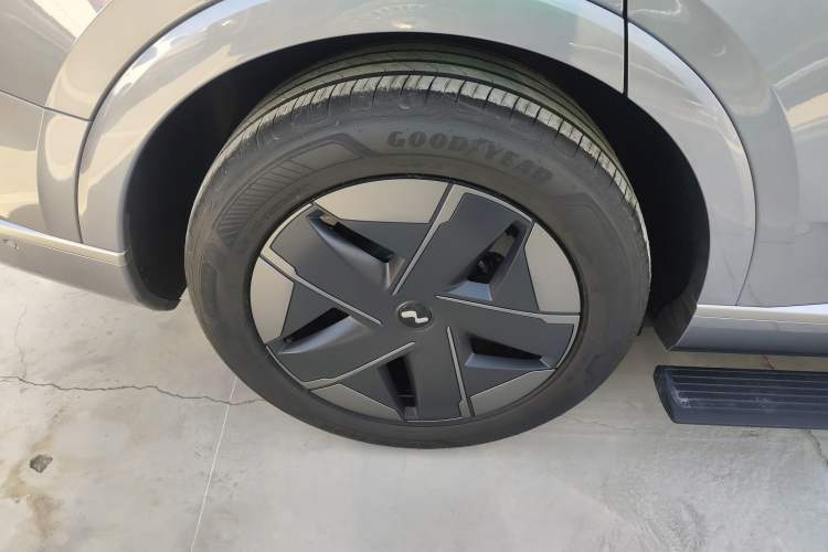 Used ONVO Luxeed L90 2025 Model—Max Six-Seater Version
