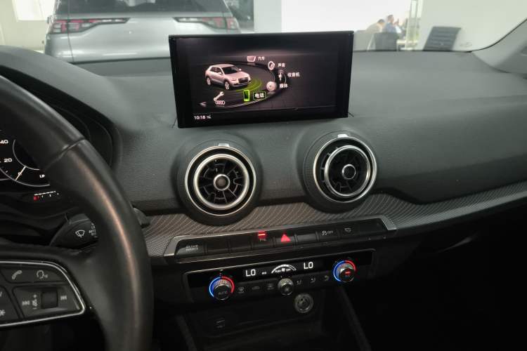 Used Audi Q2L e-tron 2019 Q2L e-tron Pure Electric Smart Enjoyment Model Audio And AC Panel