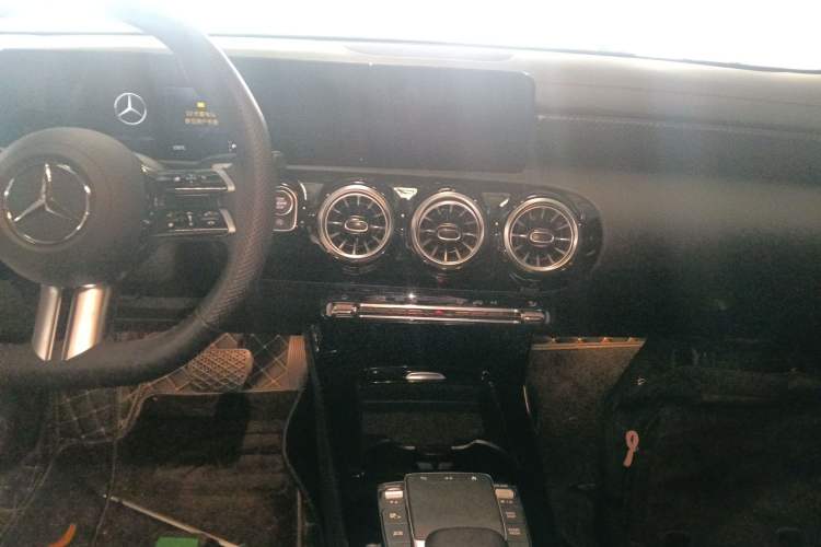 Used Mercedes-Benz A-Class 2023 A 200 L Fashion Model Audio And AC Panel