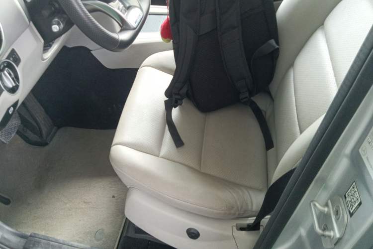 Used Mercedes-Benz GLK-Class 2013 GLK 300 4MATIC Dynamic Sunroof Model