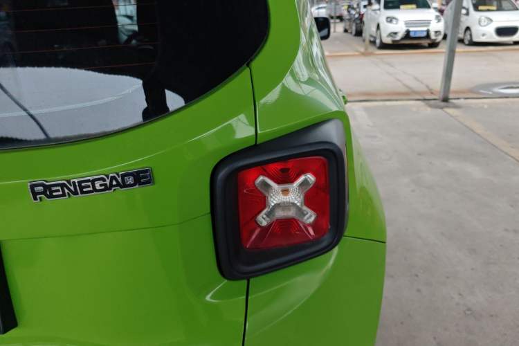 Used Jeep Renegade 2018 Connected Large Screen Version 180T Automatic High-Energy Edition