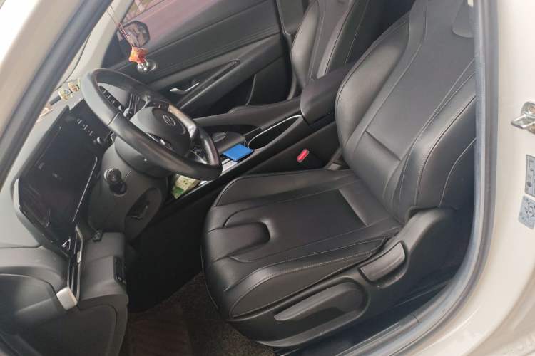 Used Hyundai Elantra 2021 1.5L CVT GLX Elite Edition Left Front Seat