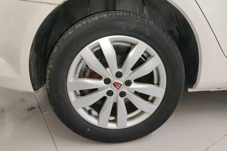 Used Roewe 350 2014 1.5L Automatic Xunyue Version Right Rear Wheel Hub