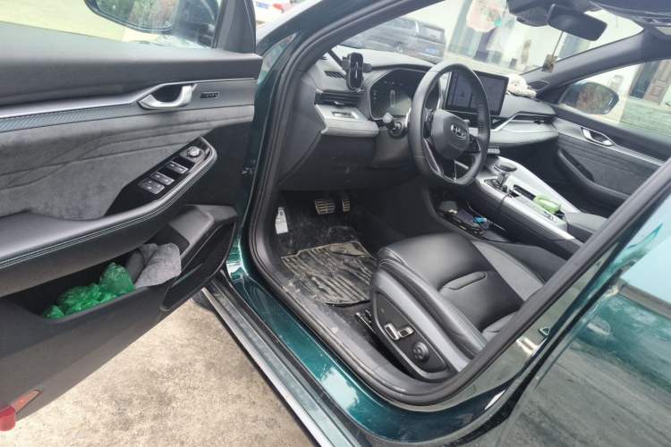 Used Geely Auto Preface 2023 2.0TD "Only This Verdant Green" Edition Driver Seat