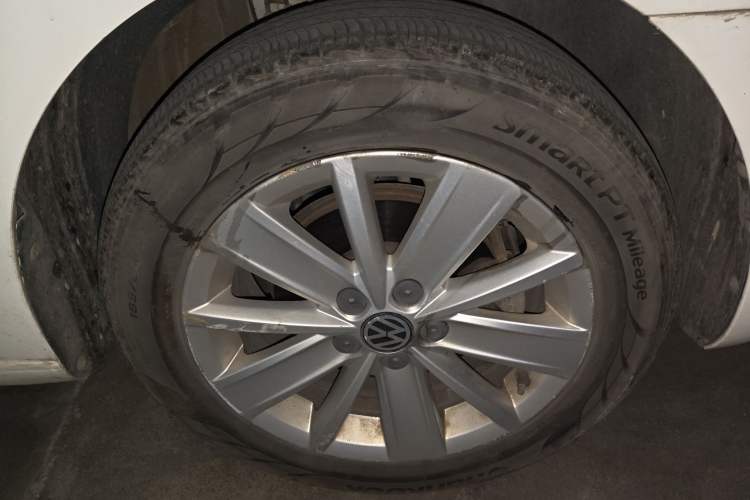 Used Volkswagen Jetta 2015 1.6L Manual Comfort Model
