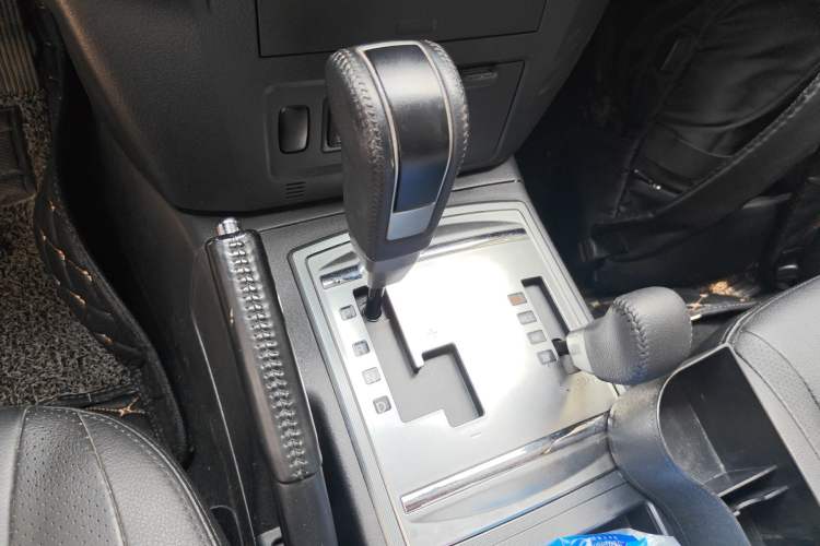 Used Mitsubishi Pajero 2014 3.0L Elite Edition Gear Lever