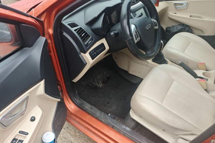 Used Chery Fengyun 2 2013 Hatchback 1.5L Manual Ruiyi Edition Driver Seat