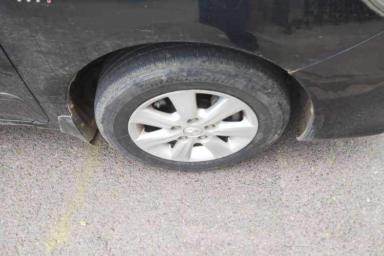 Used Toyota Corolla 2013 Special Edition 1.6L Manual Cool GL Model Right Front Wheel Hub