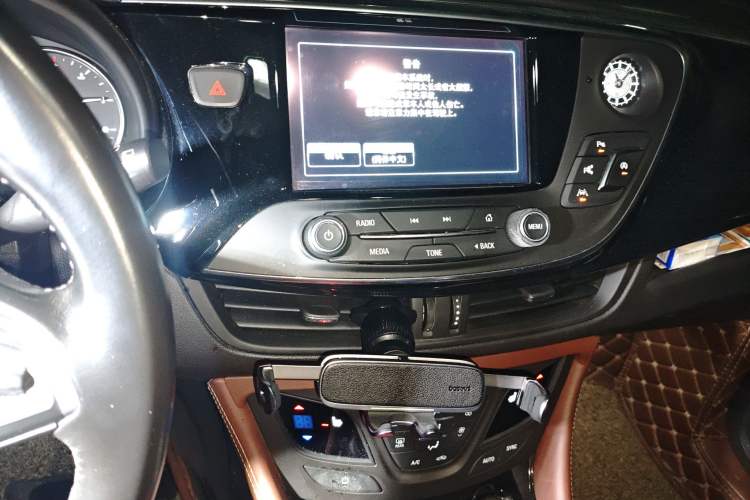 Used Buick Envision 2018 28T Four-Wheel Drive Luxury Model
