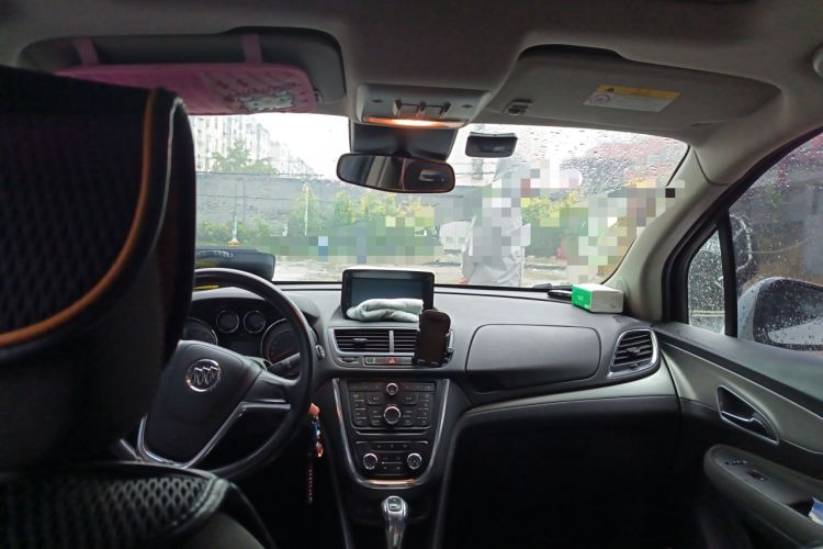 Used Buick Encore 2015 1.4T Automatic Two-Wheel Drive Urban Elite Version
