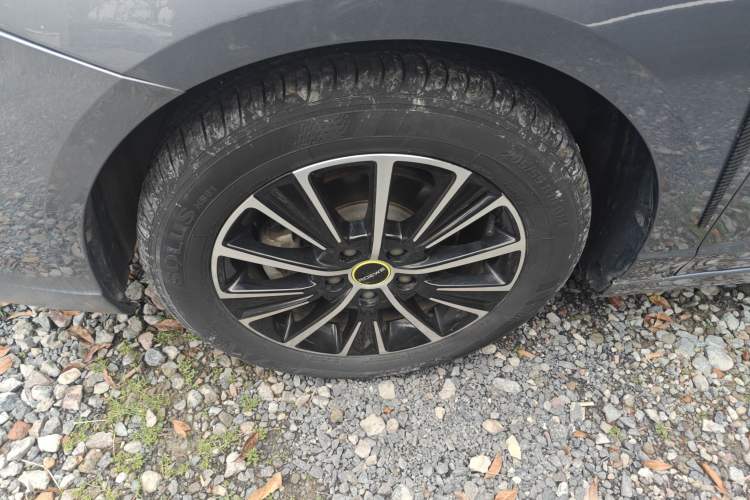 Used Roewe i5 2021 1.5L Manual Diamond Edition Left Front Wheel Hub