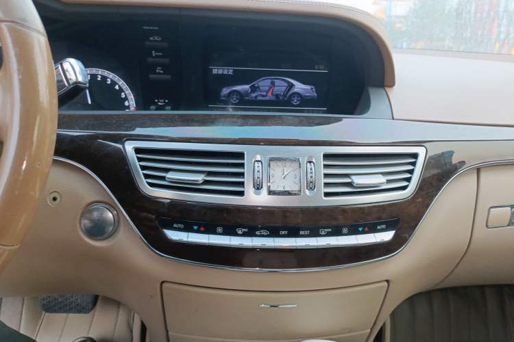 Used Mercedes-Benz S-Class 2012 S 300 L Business Standard Model Audio And AC Panel