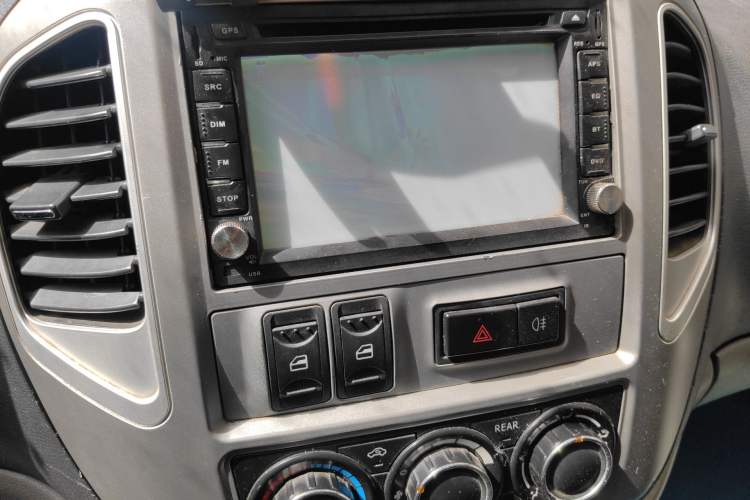 Used FORTHING Lingzhi 2014 M3 1.6L 7-Seater Comfort Model