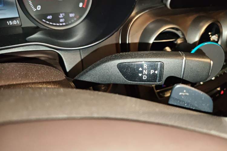 Used Mercedes-Benz GLC 2019 GLC 300 L 4MATIC Dynamic Model Gear Lever