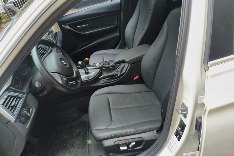 Used BMW 3 Series 2016 320Li Fashion Model Left Front Seat