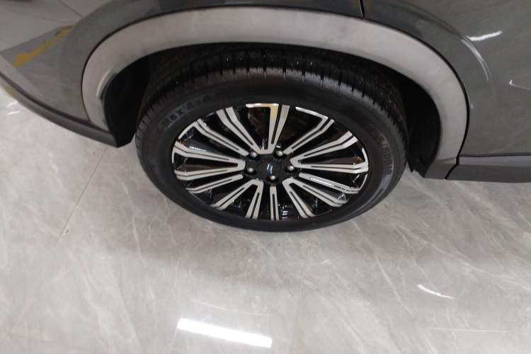 Used CHANGAN OSHAN X5 2021 1.5T DCT Luxury Edition Right Rear Wheel Hub