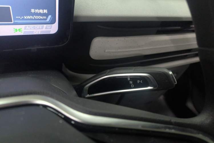 Used SAIC MAXUS Dana V1 2025 V1 Short Wheelbase Low-Roof Multi-Function Version (42 kWh)
