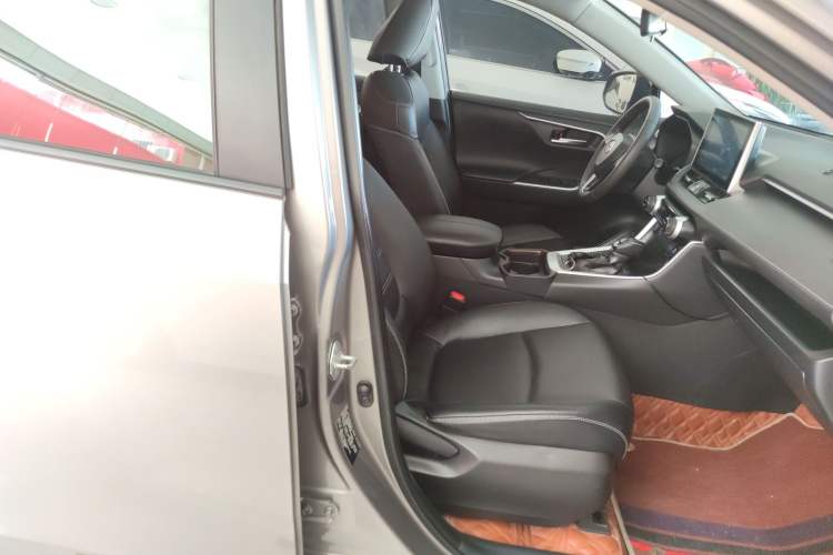 Used Toyota RAV4 2021 2.0L CVT Two-Wheel Drive Fashion PLUS Edition
