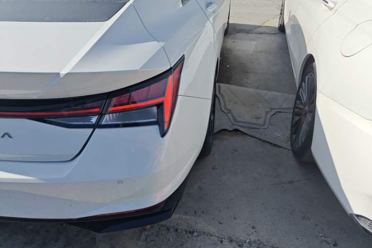 Used Hyundai Elantra 2022 1.5L CVT LUX Prestige Edition
