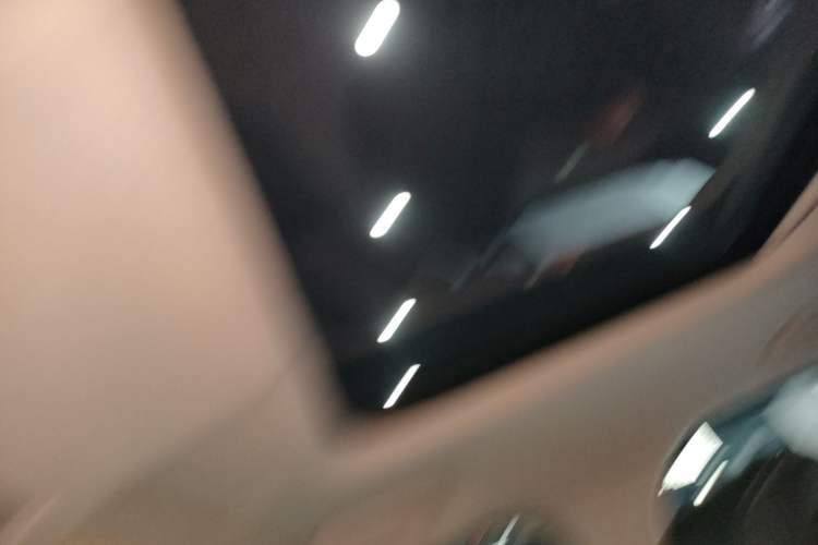 Used Land Rover Discovery 2021 360 PS R-Dynamic SE Headliner