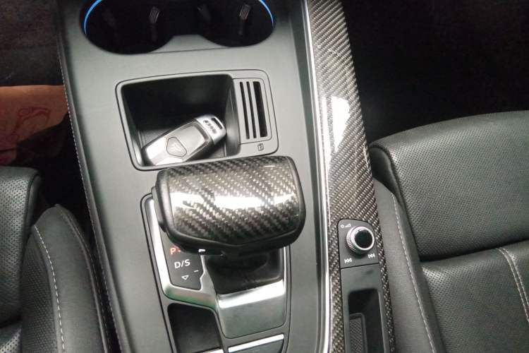 Used Audi A4L 2022 40 TFSI Luxury Dynamic Model
