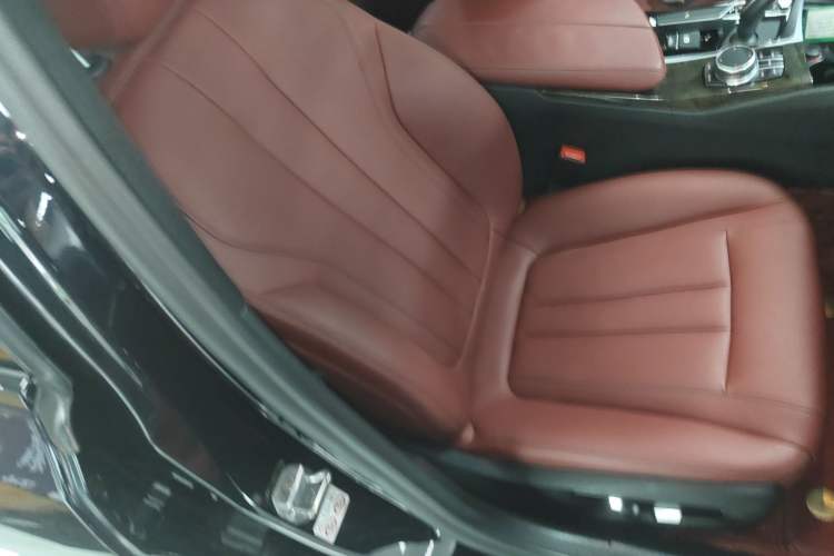 Used BMW 5 Series 2019 530Li Leading Model M Sport Package
