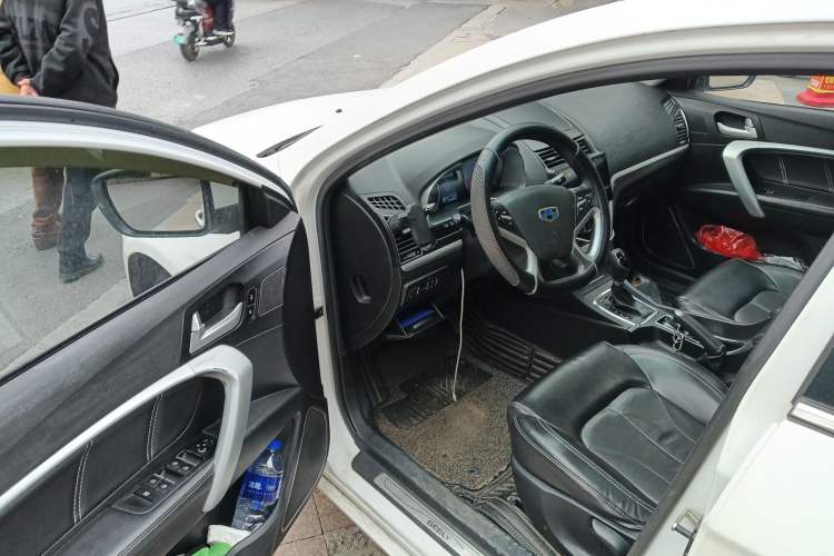 Used Geely Auto Emgrand 2016 Sedan 1.5L CVT Upward Version