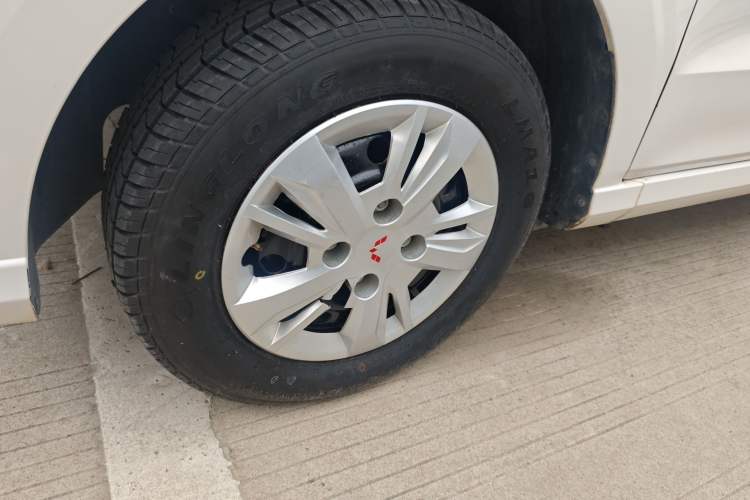 Used Wuling Hongguang 2019 1.5L S Basic Version China VI Standard LAR
