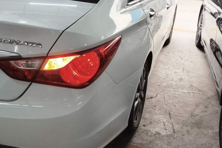 Used Hyundai Sonata 2013 2.0L Automatic Fashion Edition Right Rear Taillight