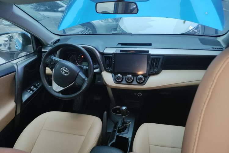 Used Toyota RAV4 2016 2.0L CVT Two-Wheel Drive Urban Edition China V Standard