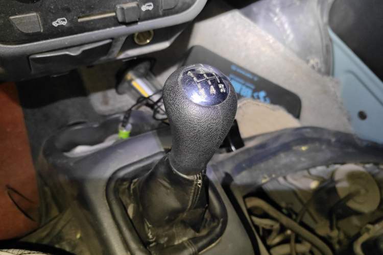 Used Jinbei Hiace X30 2013 1.3L Standard Version