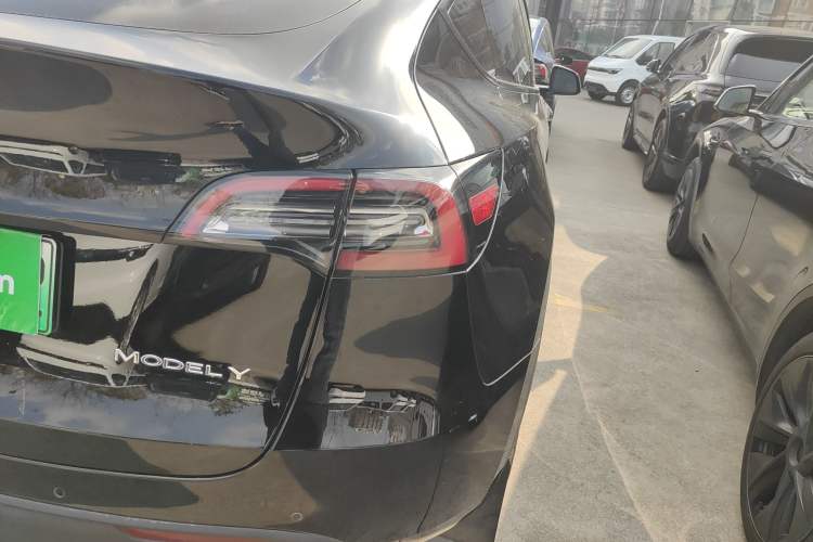 Used Tesla Model Y 2022 Rear-Wheel-Drive Version
