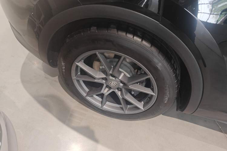 Used Porsche Cayenne E-Hybrid 2024 Cayenne E-Hybrid 2.0T Right Rear Wheel Hub