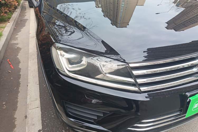 Used Volkswagen Touareg 2016 3.0 TSI Standard Version Right Front Headlight