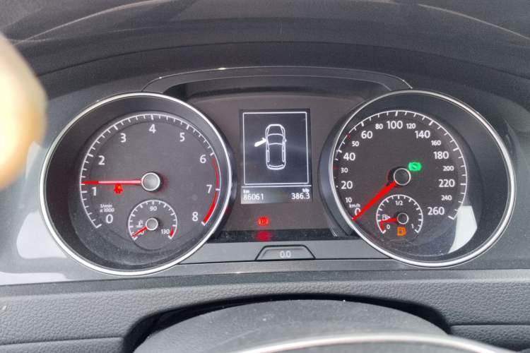 Used Volkswagen Golf 2018 230TSI Automatic Luxury Version
