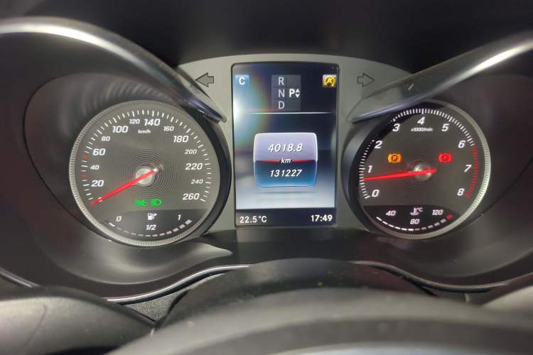 Used Mercedes-Benz C-Class 2017 C 180 L Sport Edition Odometer Close Up