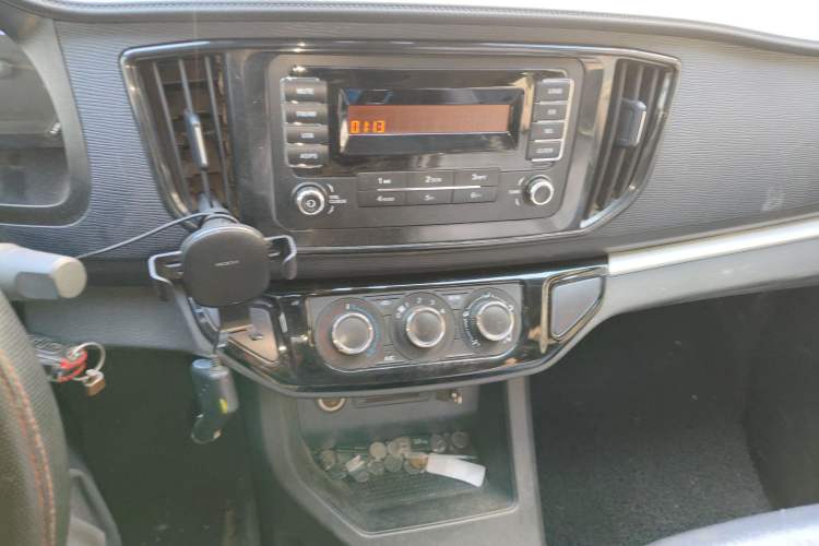 Used FORTHING Lingzhi 2020 M5L 1.6L Utility Model
