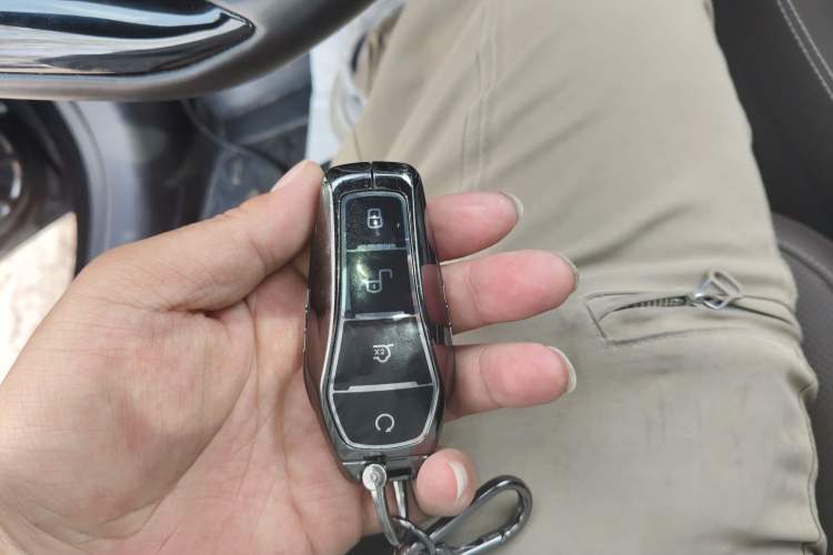 Used BYD Han 2022 EV Genesis Edition 715KM Front-Wheel-Drive Prestige Model
