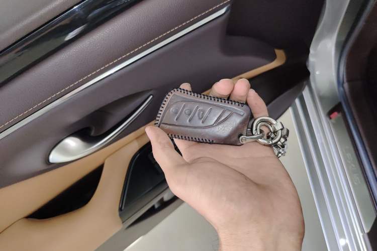 Used Lexus ES  Vehicle Key