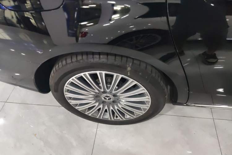 Used Mercedes-Benz E-Class 2022 Second Facelift E 300 L Fashion Edition
