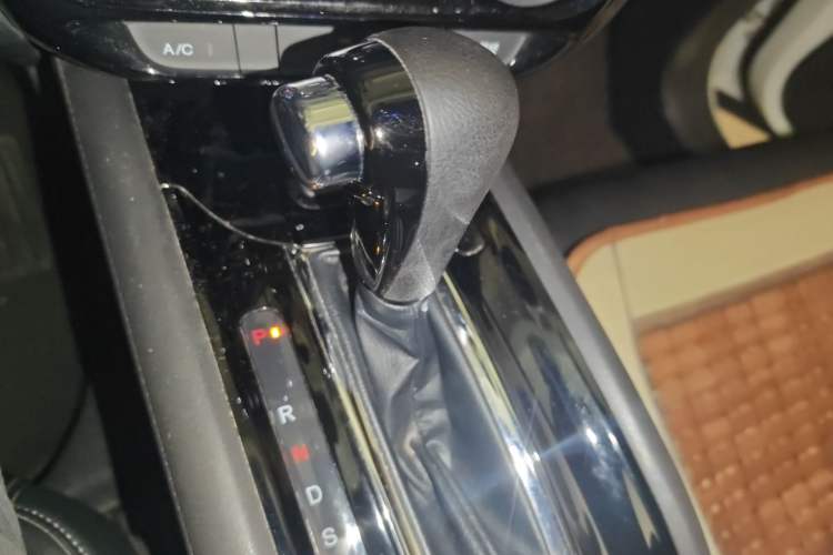 Used Honda Vezel 2020 1.5L CVT Pioneer Edition Gear Lever