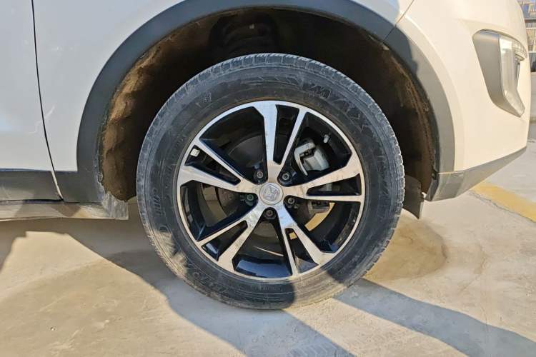 Used JMC Yusheng S330 2016 1.5L GTDi Automatic Two-Wheel Drive Prestige Edition
