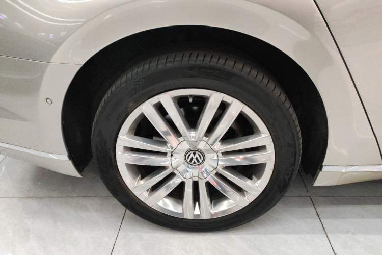 Used Volkswagen Phideon 2016 380TSI Two-Wheel-Drive Executive Version
