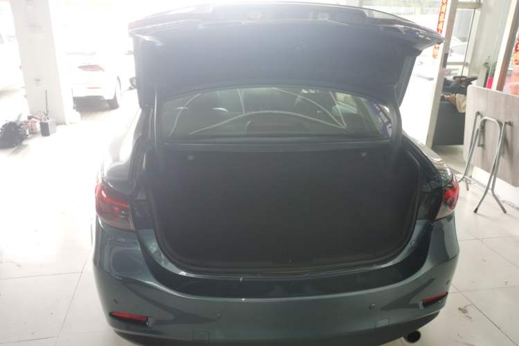 Used Mazda Atenza 2017 2.0L Blue Sky Luxury Edition